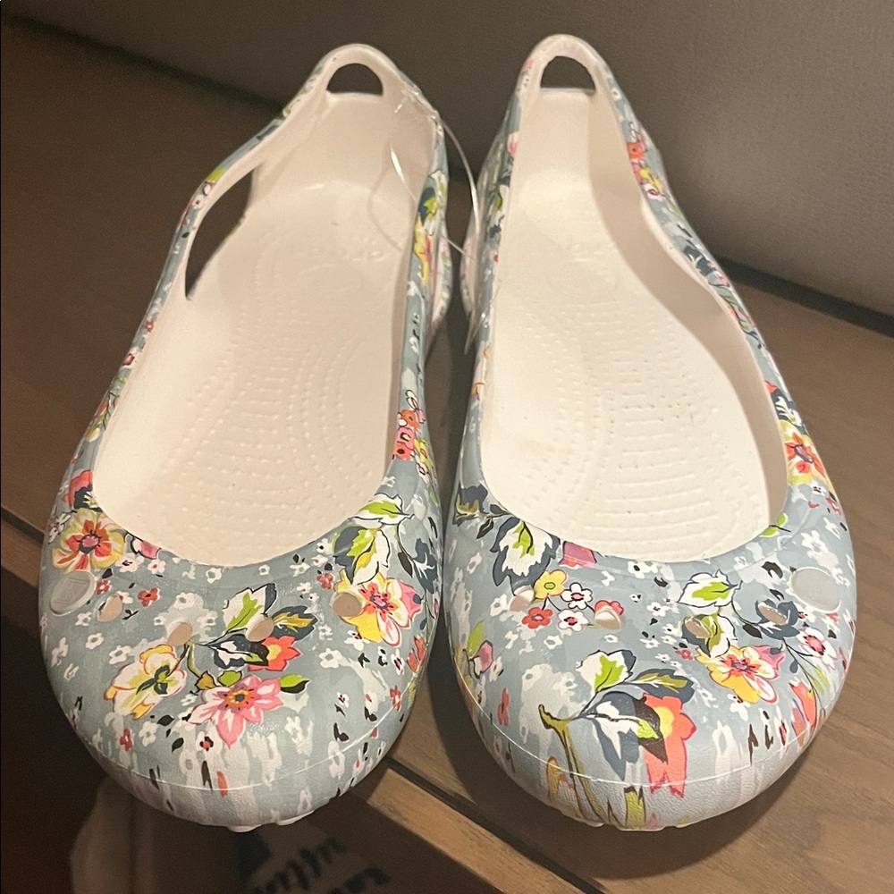 CROCS x Vera Bradley KADEE Limited Edition FLORAL/WHITE Flats WOMEN’S Size 8 US